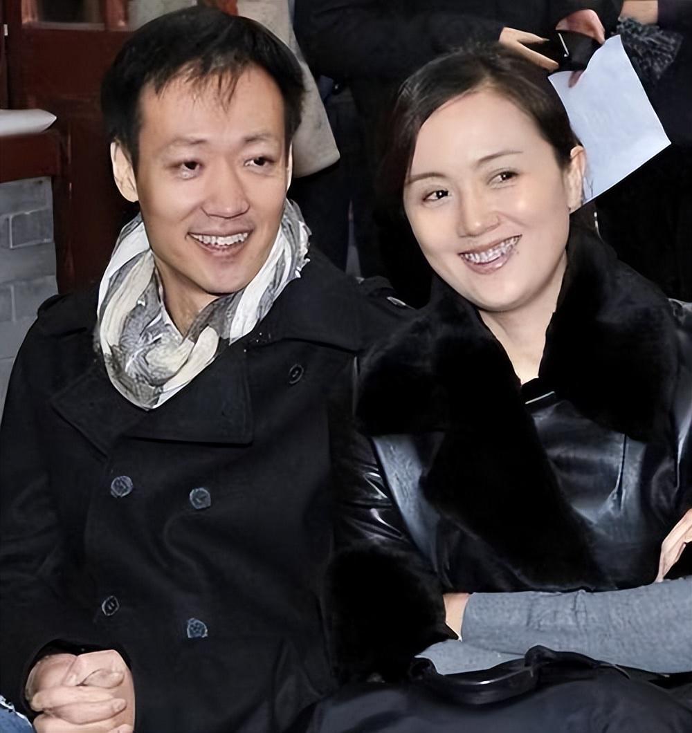 开云-离过年不到2月，52岁辛柏青高调传出喜讯，朱媛媛终于可以放心了